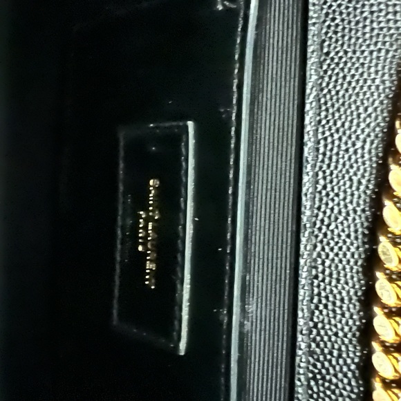 KATE MEDIUM CHAIN BAG IN GRAIN DE POUDRE EMBOSSED LEATHER IN GOLD HARDWARE - Picture 5 of 5